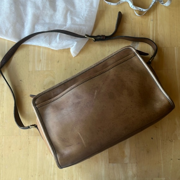 Coach Handbags - Vintage COACH 1980s New York City Made Crossbody Putty Brown Tan Leather Purse